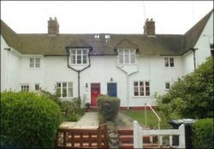 			2 Bedroom, 1 bath, 1 reception Flat			 Wordsworth Walk, HAMPSTEAD GARDEN SUBURB NW11